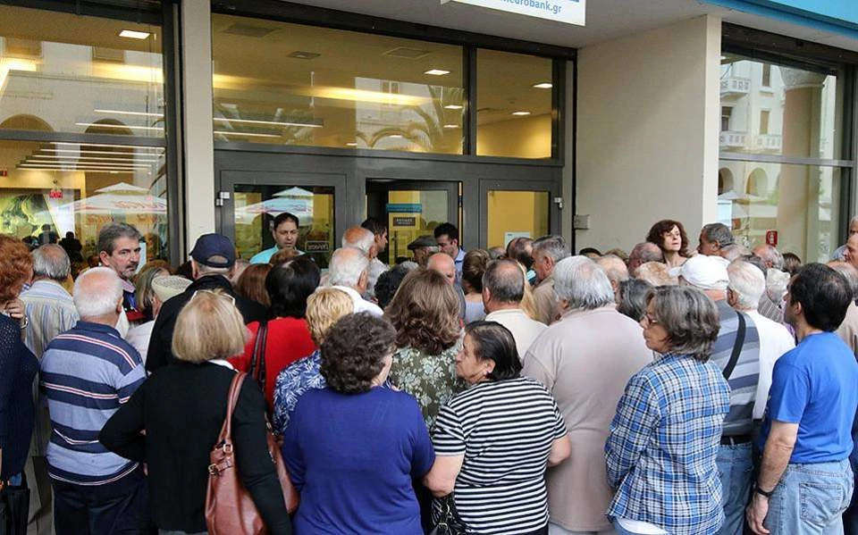 Πλήρης εφαρμογή του νόμου Κατρούγκαλου και των περικοπών στις συντάξεις
